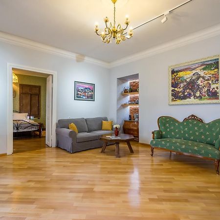 Gallery Apartment Tbilisi ภายนอก รูปภาพ