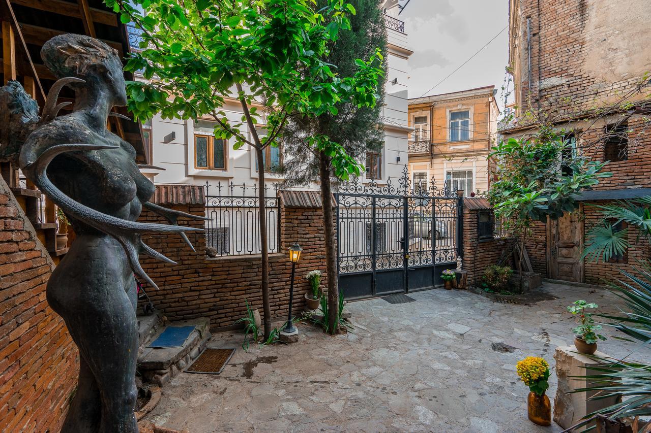 Gallery Apartment Tbilisi ภายนอก รูปภาพ