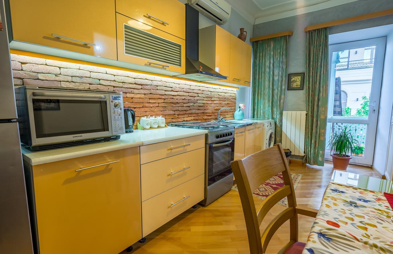 Gallery Apartment Tbilisi ภายนอก รูปภาพ