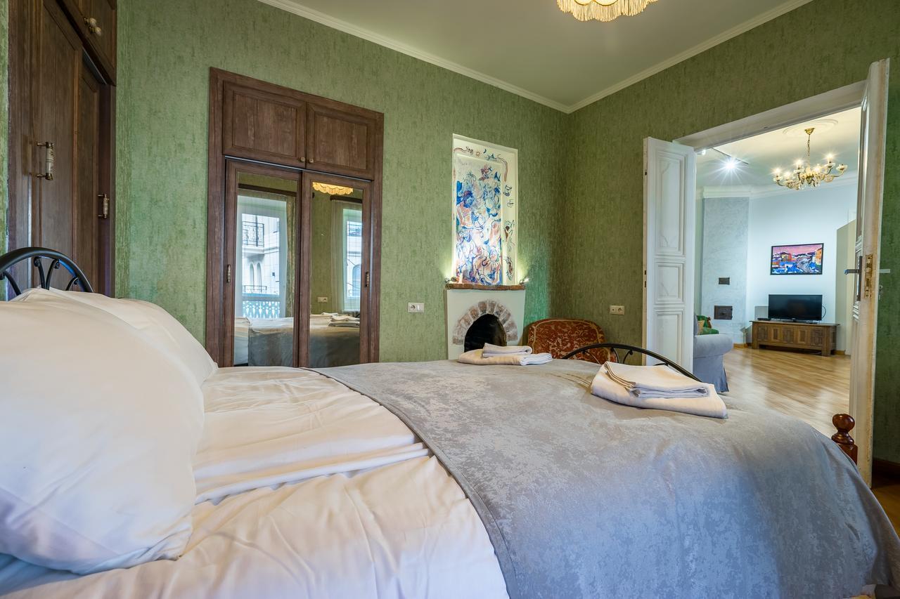 Gallery Apartment Tbilisi ภายนอก รูปภาพ