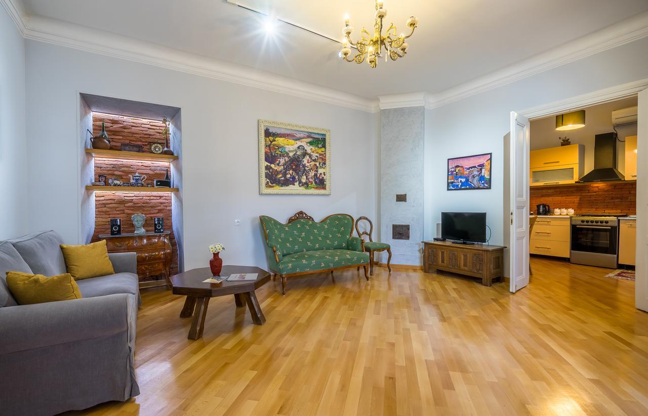 Gallery Apartment Tbilisi ภายนอก รูปภาพ